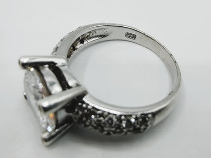 Zilveren ring met grote zirkonia, 17 mm