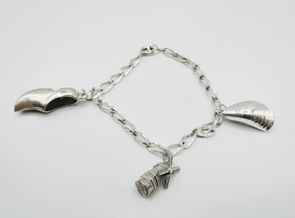 Silver charm bracelet with 3 charms, 18.5 cm