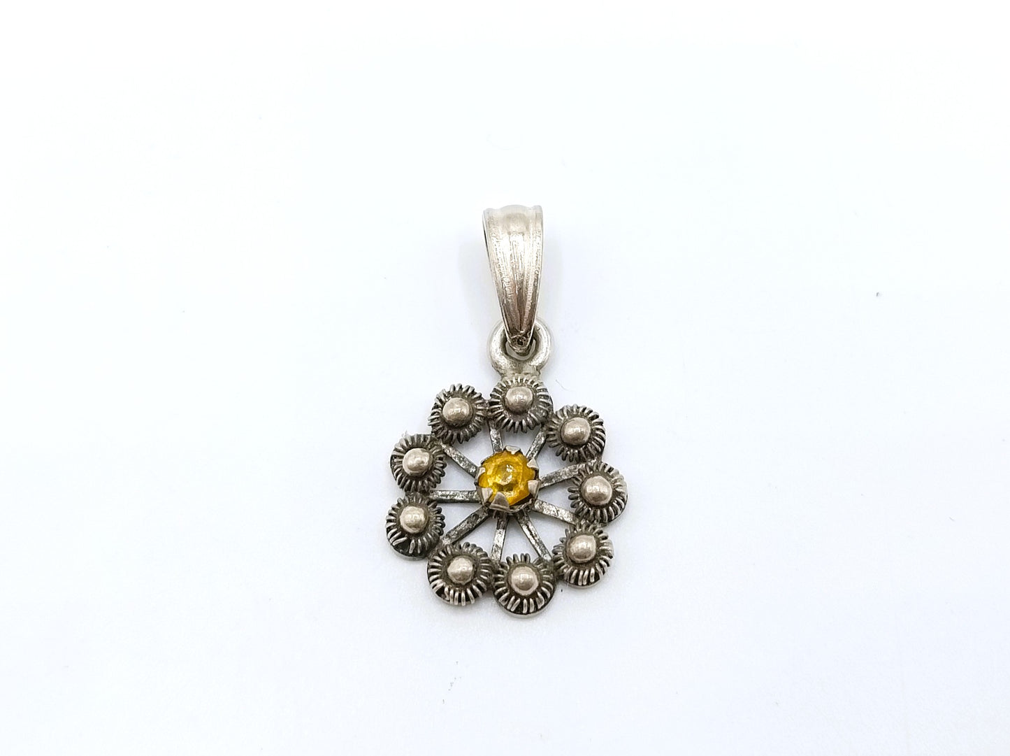 Silver Zeeland button pendant