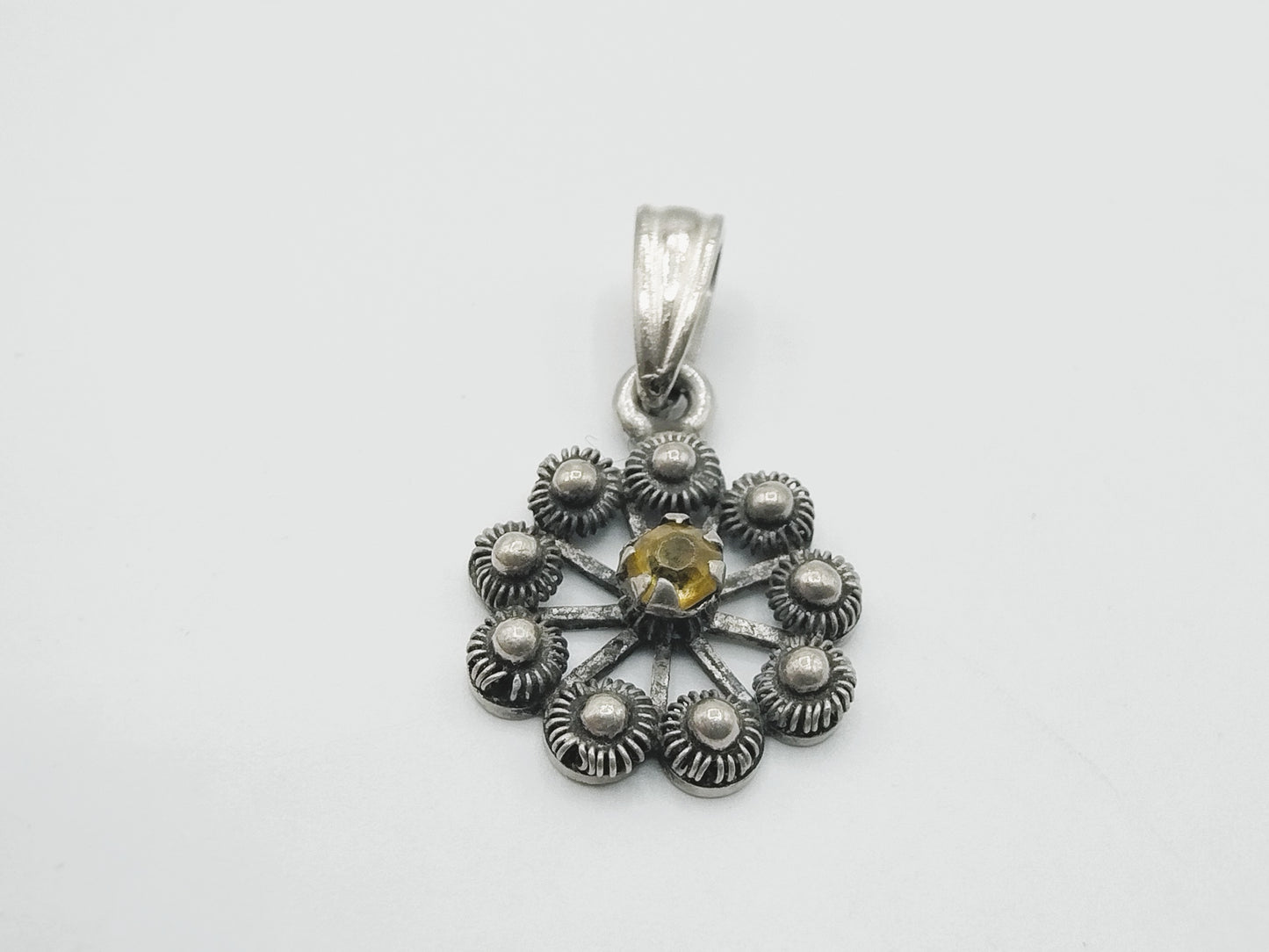 Silver Zeeland button pendant