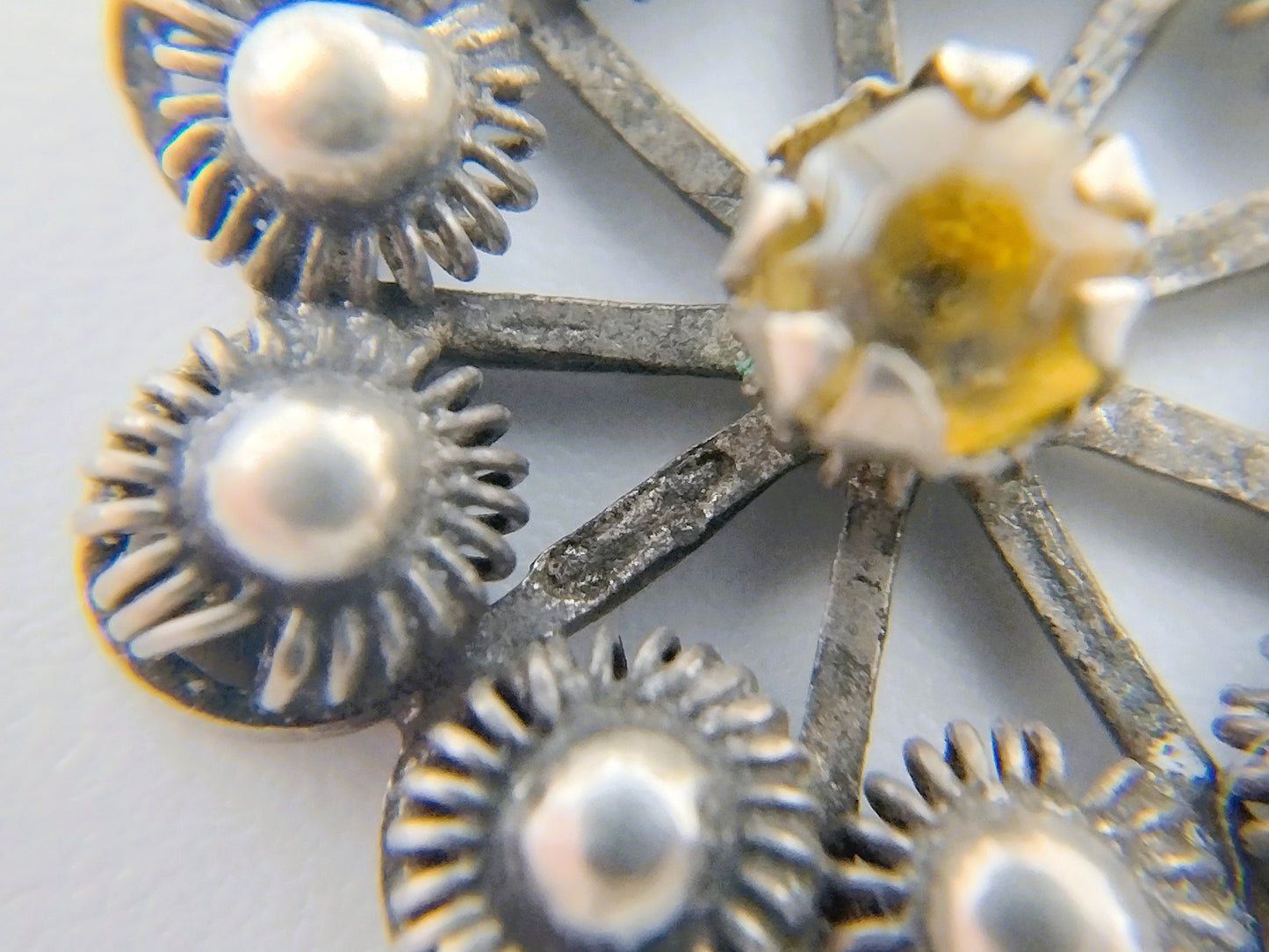 Silver Zeeland button pendant
