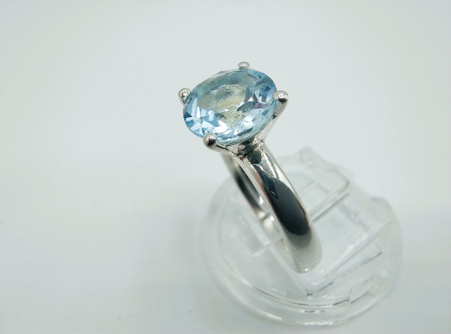 Zilveren ring met blauwe steen, 17 mm