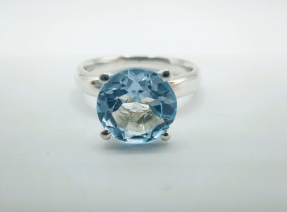 Zilveren ring met blauwe steen, 17 mm