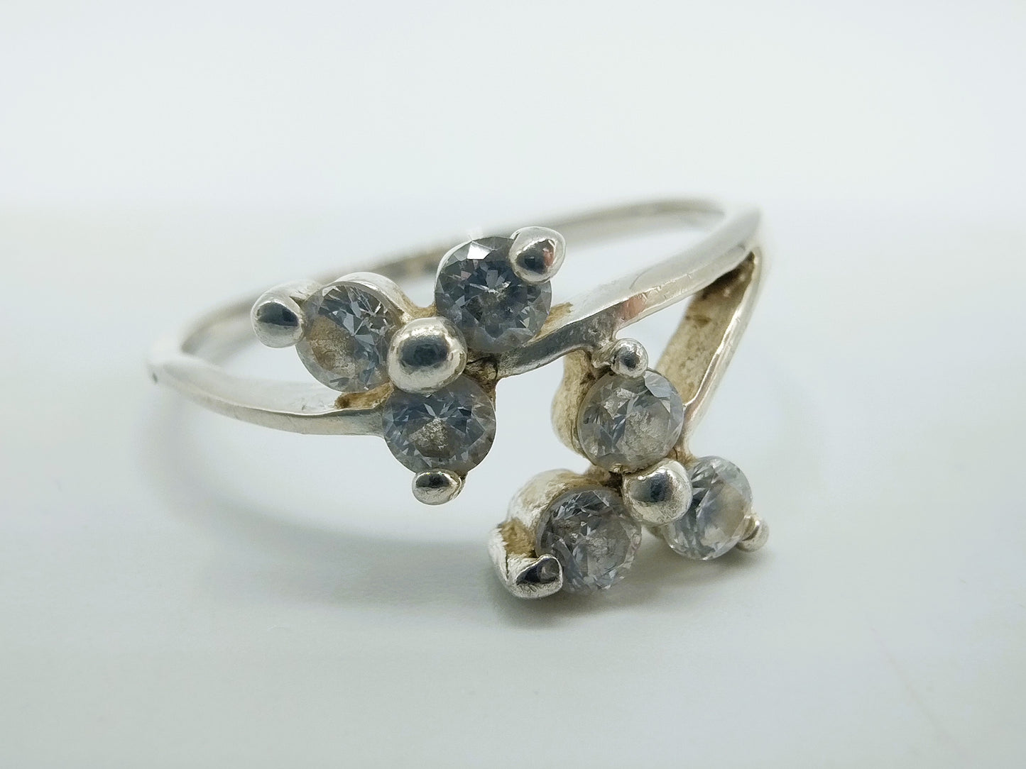 Zilveren ring met zirkonia's, 17,5 mm