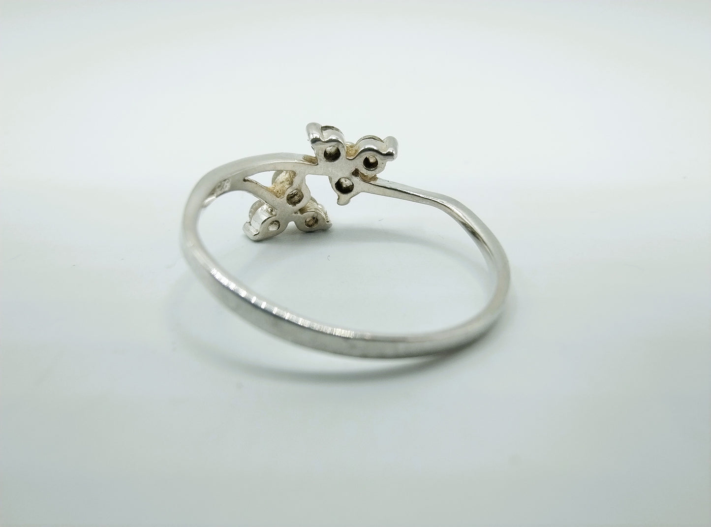 Zilveren ring met zirkonia's, 17,5 mm