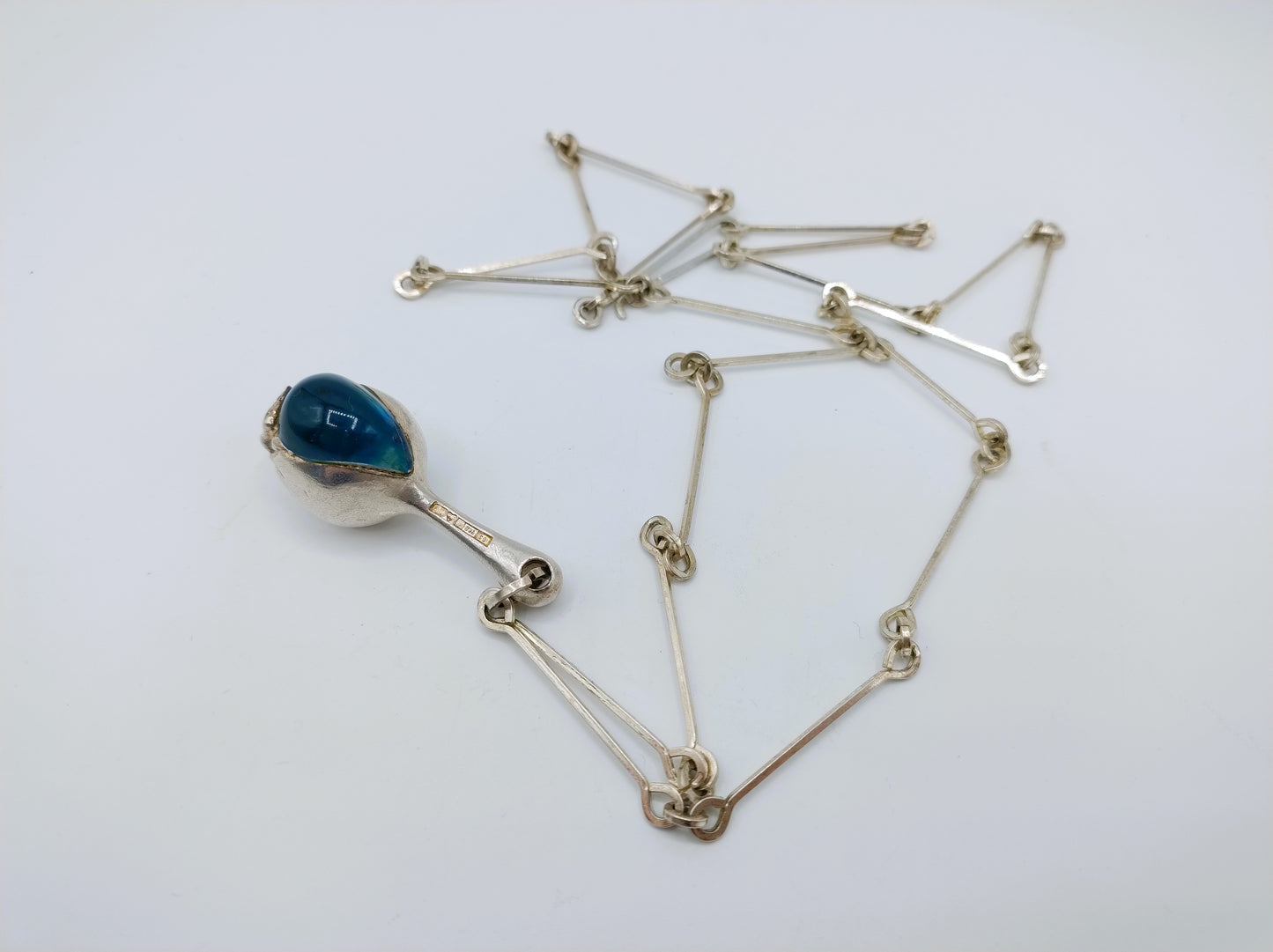 Zilveren ketting met 'Nectaris' hanger, Lapponia, Finland, 1980, 74 cm