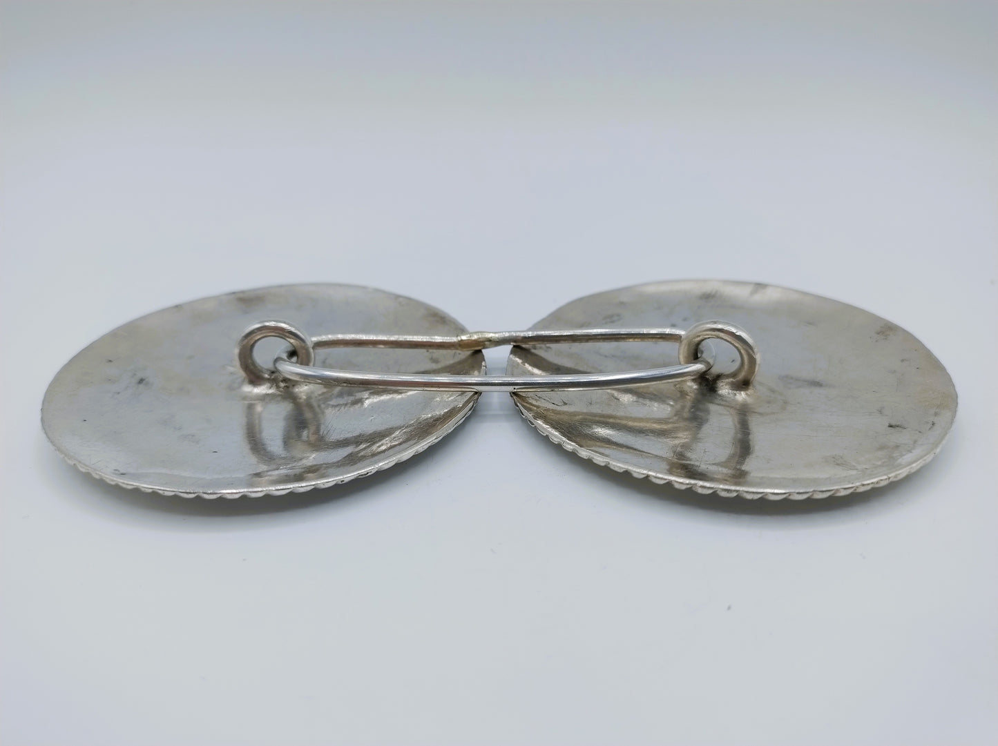 Antieke zilveren broekstukken, Zeeuwse streekdracht, Walcheren, ca. 1900