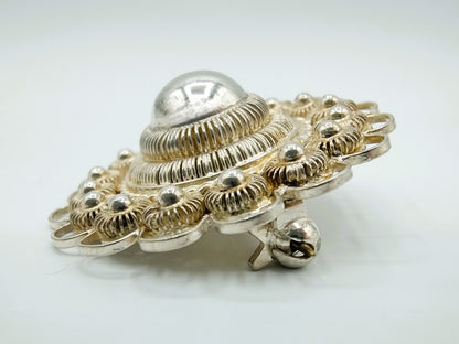 Silver Zeeland button brooch