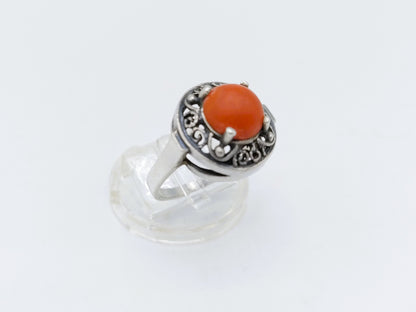 Silver ring with blood coral, 18 mm.