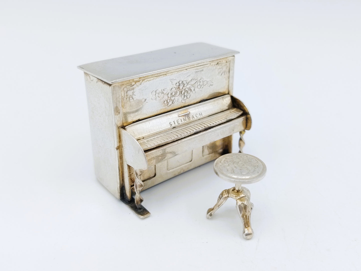 Silver miniature piano with stool, B. Drost Gz, Rhenen, 1975