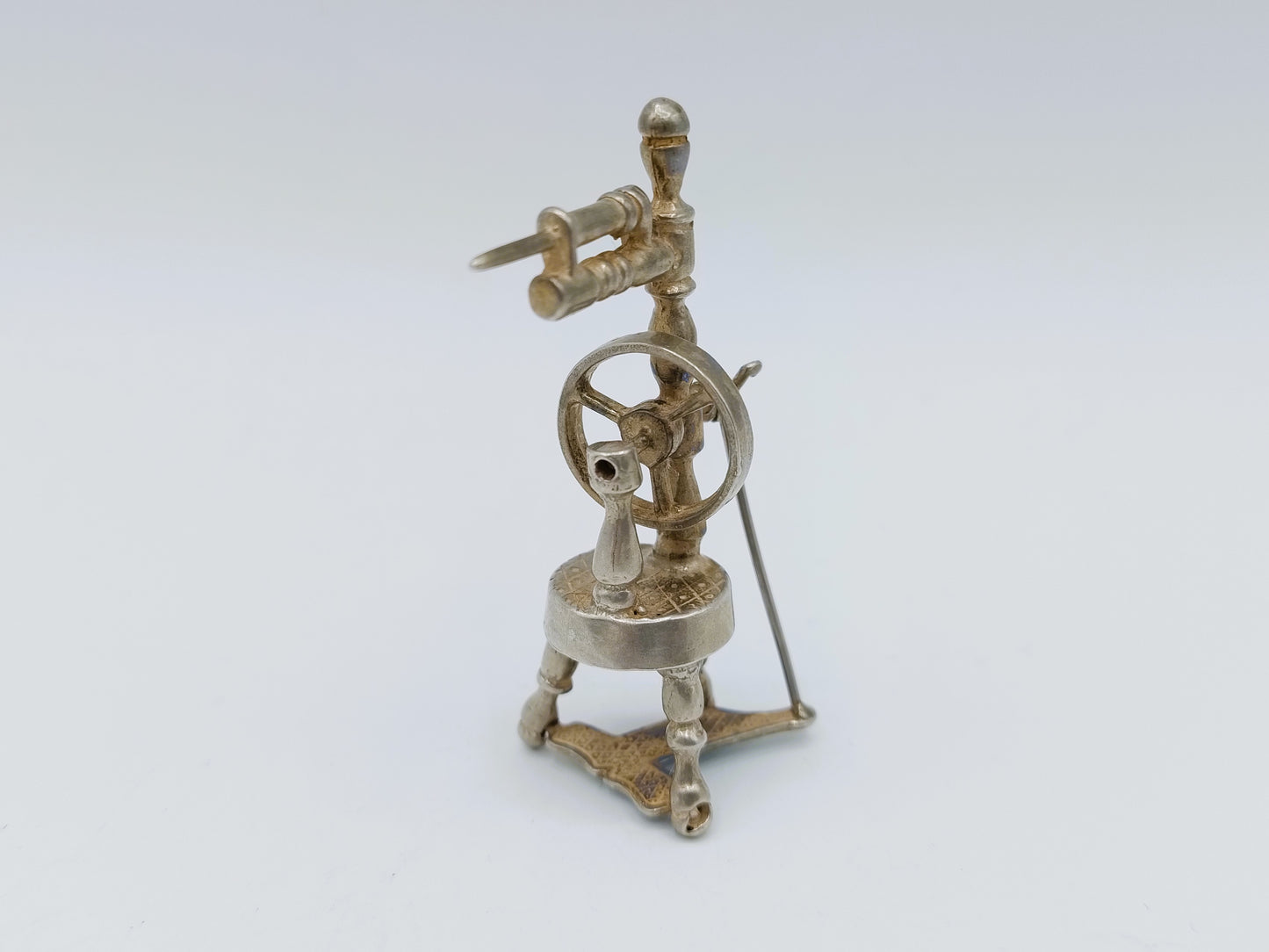 Zilveren miniatuur spinnewiel, C.A. Stout, Rotterdam, 1976