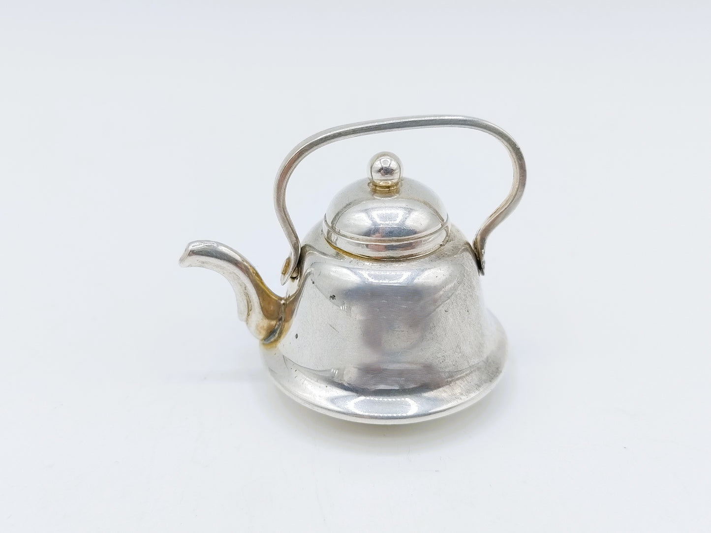 Zilveren miniatuur theeketel, B. Drost Gz, Rhenen, 1977