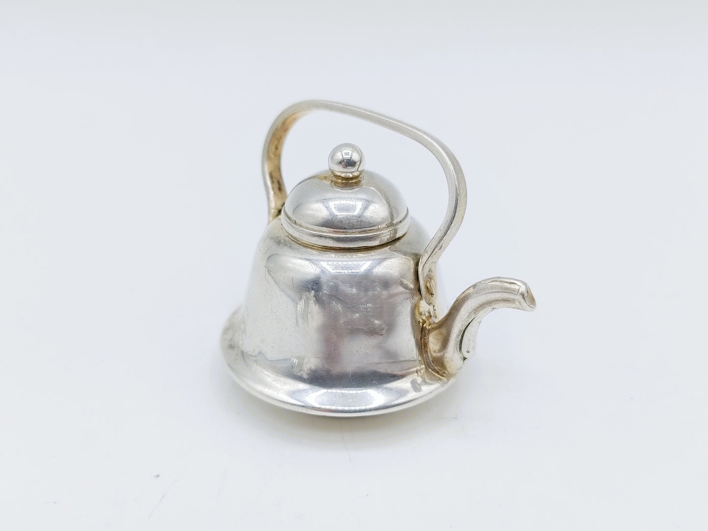 Zilveren miniatuur theeketel, B. Drost Gz, Rhenen, 1977