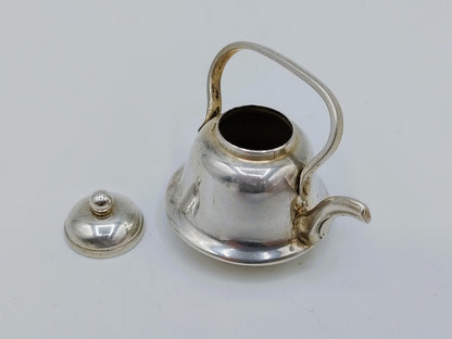 Zilveren miniatuur theeketel, B. Drost Gz, Rhenen, 1977