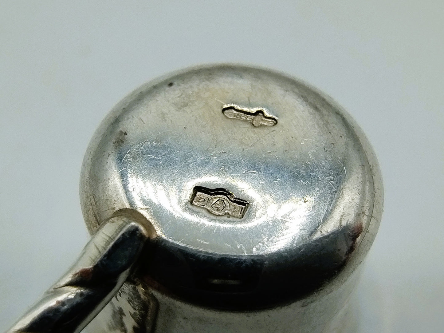 Zilveren miniatuur kop en schotel,  B. Drost Gz, Rhenen, 1975