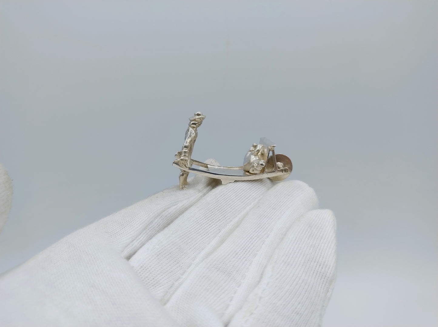 Zilveren miniatuur hondenmepper, meester Druiventros, Amsterdam, ca. 1650