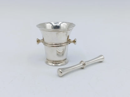 Zilveren miniatuur vijzel met stamper, J. D. Pont, Amsterdam, 1752