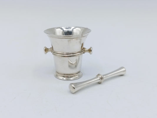 Zilveren miniatuur vijzel met stamper, J. D. Pont, Amsterdam, 1752