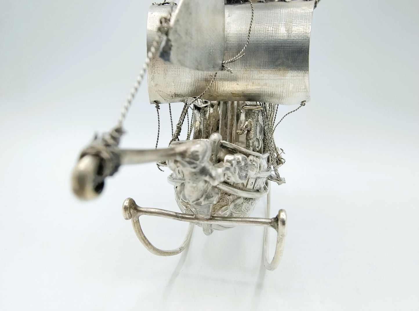 Zeer grote zilveren miniatuur, driemaster, J. Verhoogt, Hoorn, 1904