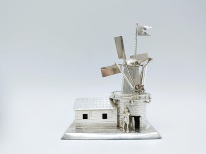 Zilveren miniatuur molen met woning, Hoorn, 1916