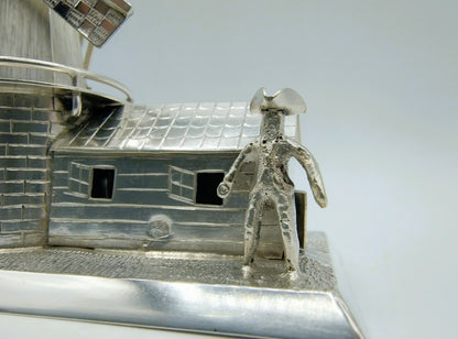 Zilveren miniatuur molen met woning, Hoorn, 1916
