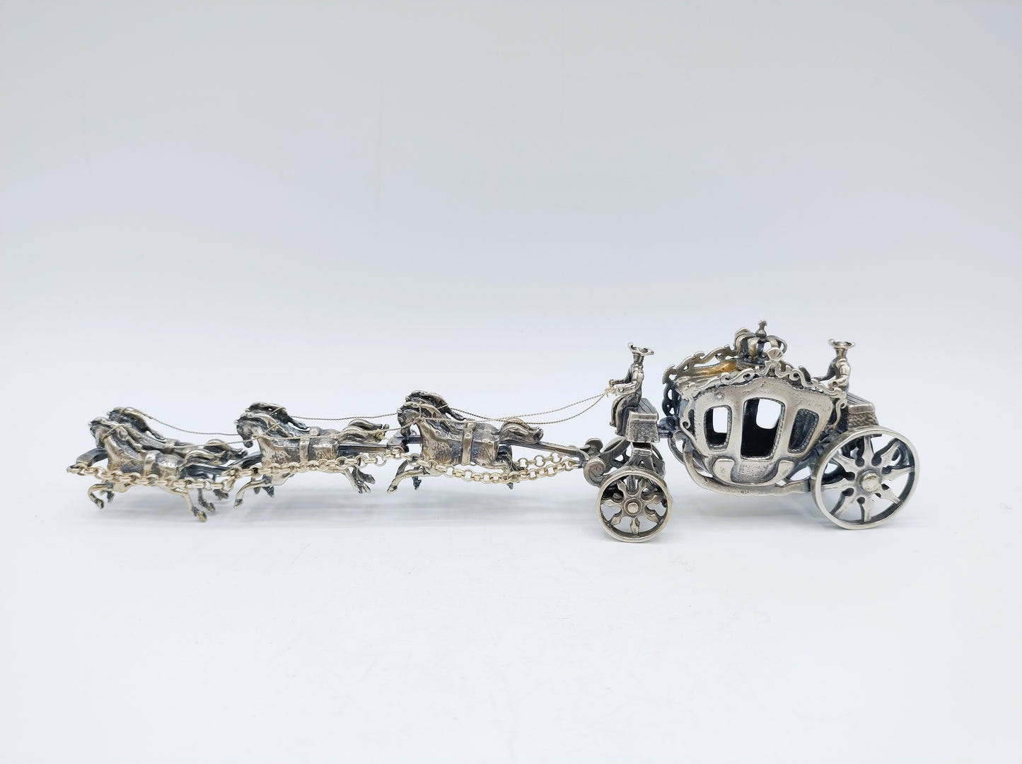 Zilveren miniatuur gouden koets, J. Weeda, Haarlem, 1984