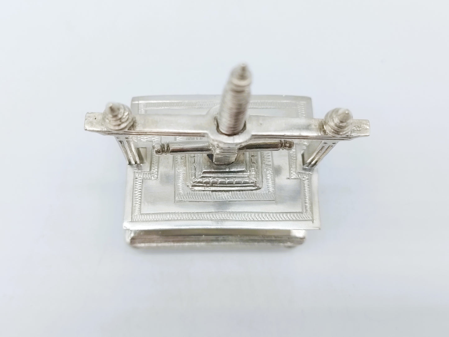 Zilveren miniatuur linnenpers, W. Jansen, Amsterdam, ca. 1670