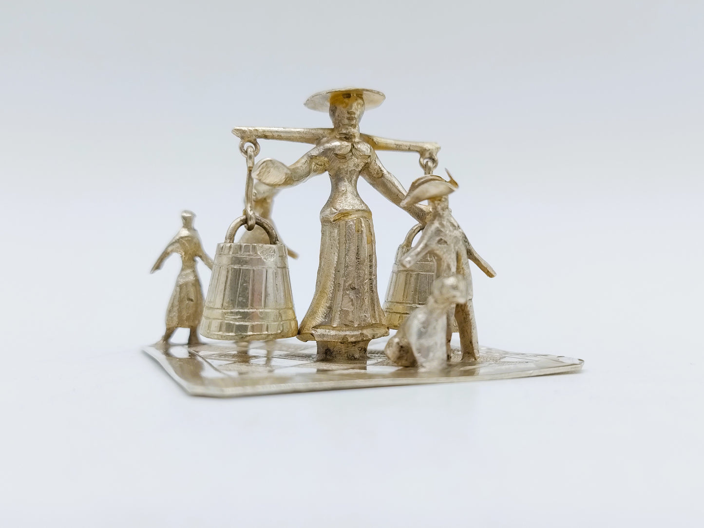 Zilveren miniatuur, Melkdame, J. Verhoogt, Hoorn, 1901