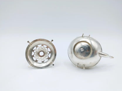 Zilveren miniatuur, ketel op standaard, E.L. Tulleners, Leeuwarden, ca. 1880