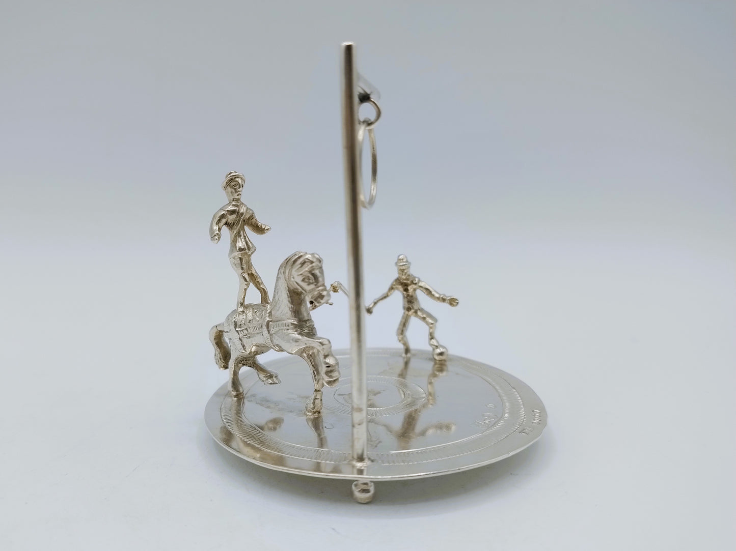 Zilveren miniatuur van een circusact, Friesland, 1890