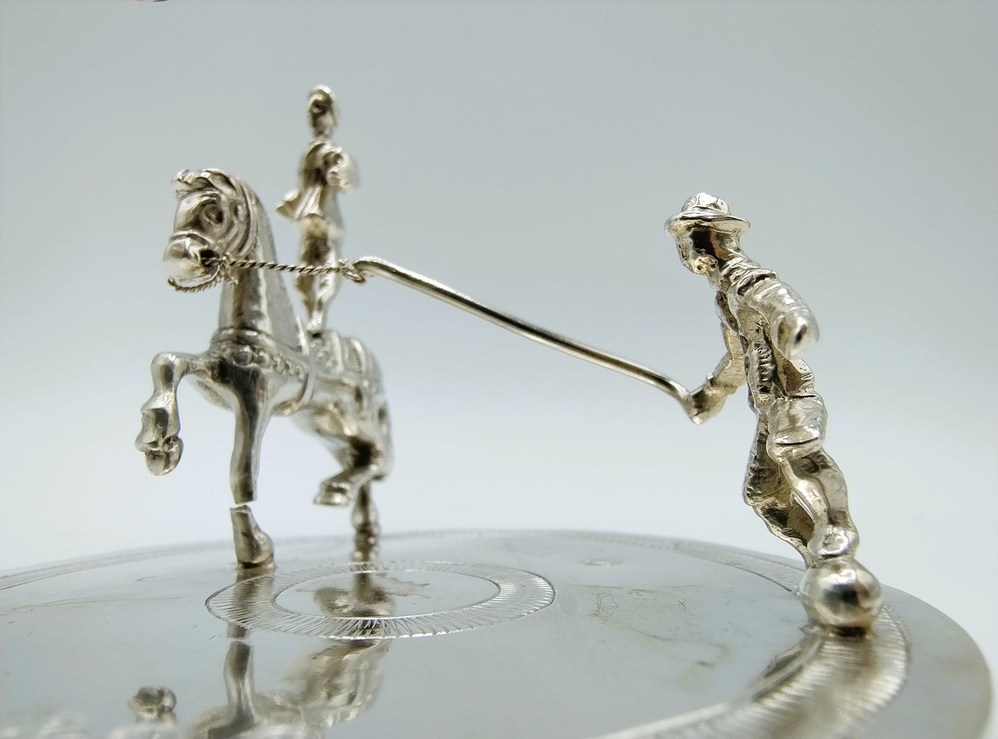 Zilveren miniatuur van een circusact, Friesland, 1890