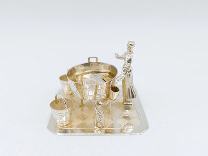 Zilveren miniatuur, wasdame, J. Verhoogt, Hoorn, 1904