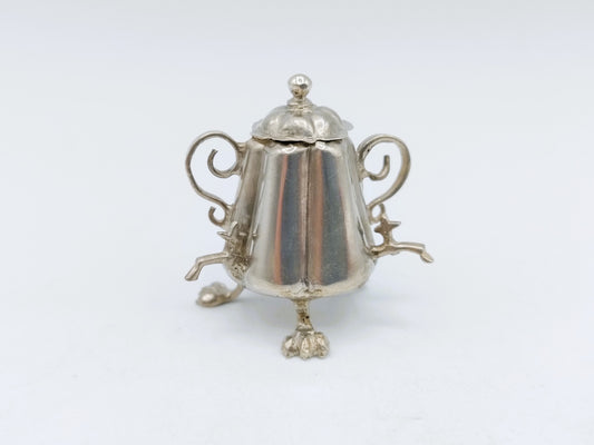 Zilveren miniatuur koffiekan, 19e eeuws