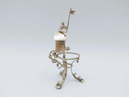 Zilveren miniatuur bronhuisje met kind, 19e eeuws