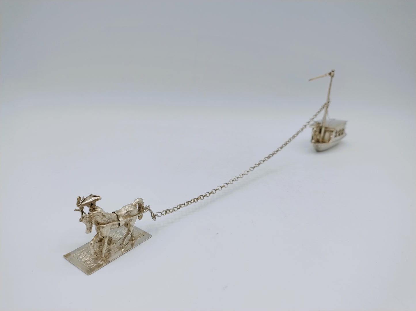 Zilveren miniatuur trekschuit met paard, J. van Straten, Hoorn, 1896