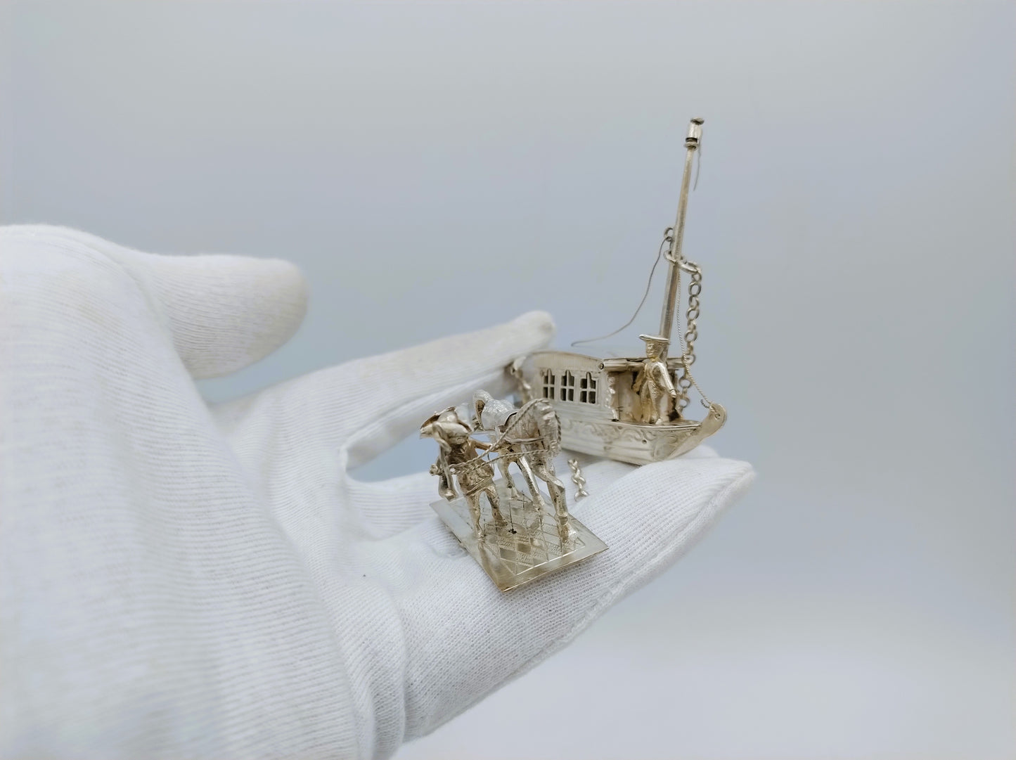 Zilveren miniatuur trekschuit met paard, J. van Straten, Hoorn, 1896