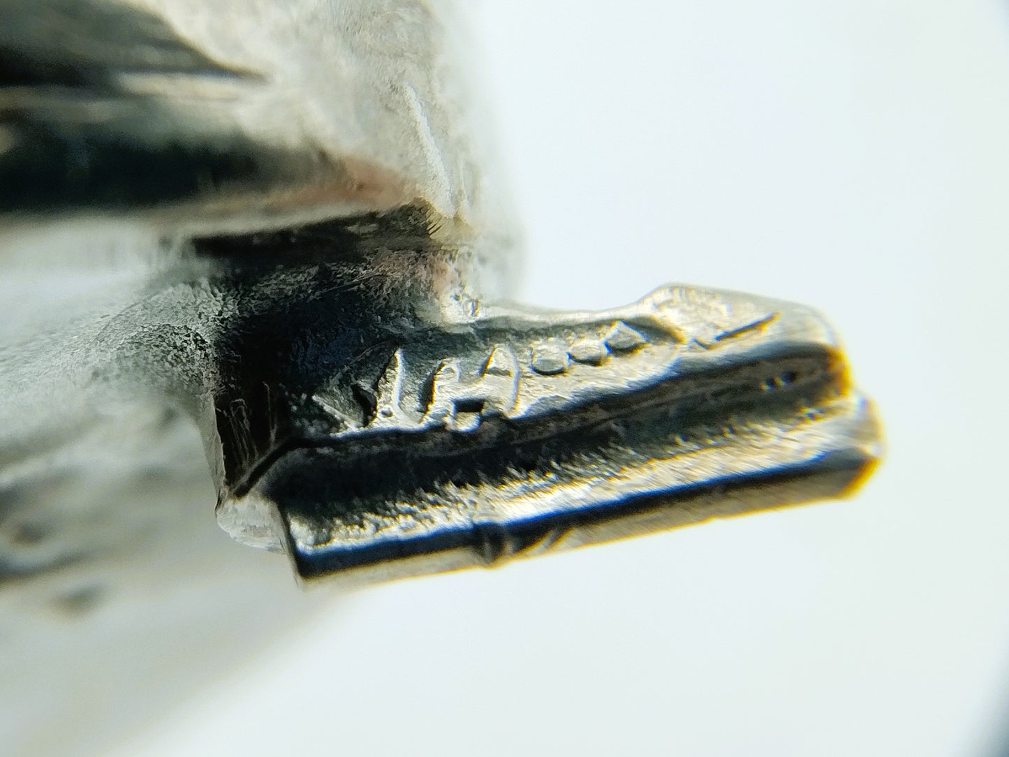 Zilveren miniatuur, echtpaar op schaatsen, J. Held, Amsterdam, ca. 1860