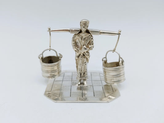 Zilveren miniatuur waterdrager, 19e eeuws