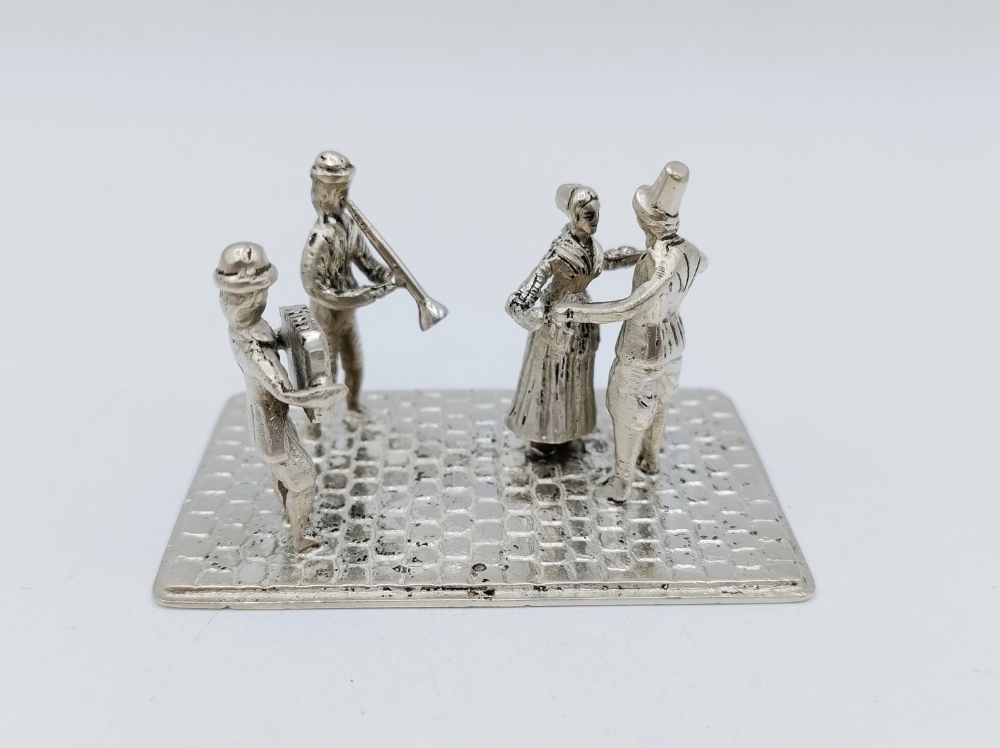 Zilveren miniatuur dansgroep, H. Hooijkaas, Schoonhoven, 1979