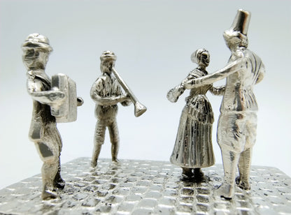Zilveren miniatuur dansgroep, H. Hooijkaas, Schoonhoven, 1979