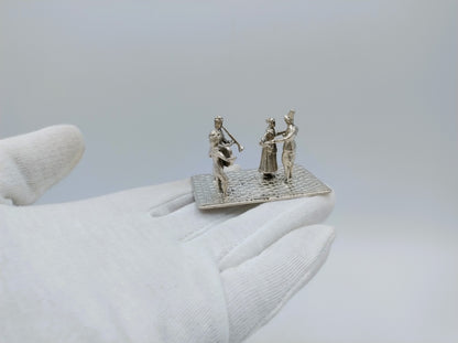 Zilveren miniatuur dansgroep, H. Hooijkaas, Schoonhoven, 1979