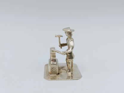 Zilveren miniatuur, smid, J. S. Zwanenburg, Sneek, 20e eeuws