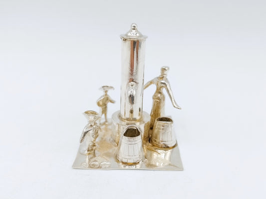 Zilveren miniatuur, waterpomp, J. Verhoogt, Hoorn, 1909