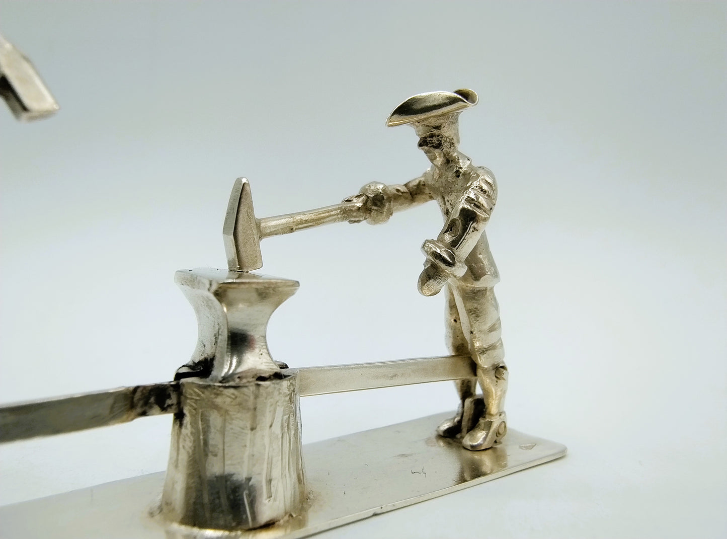 Silver miniature blacksmiths, F.A. Lesener, Amsterdam, c. 1930