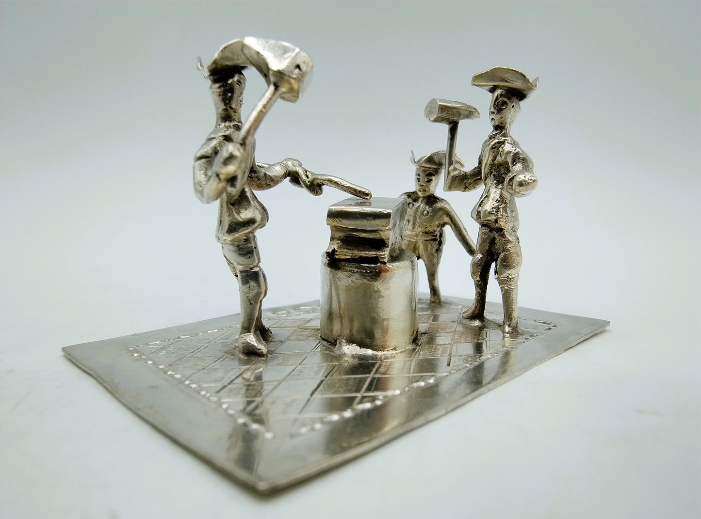 Zilveren miniatuur smid, Nederland, 1903