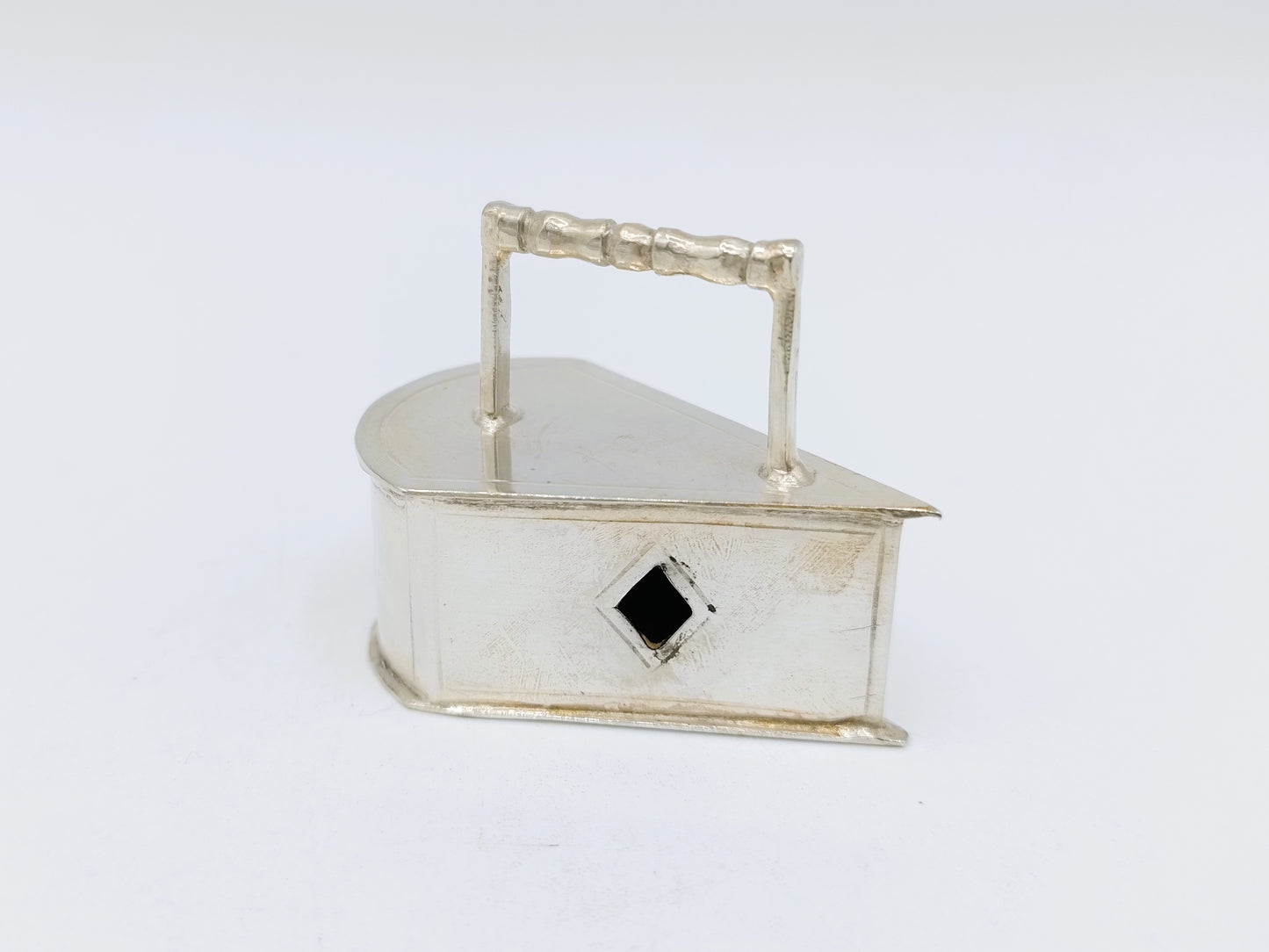Silver miniature flat iron, B. Verhoogt, Hoorn, ca. 1930