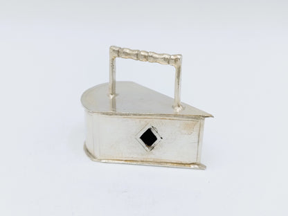 Silver miniature flat iron, B. Verhoogt, Hoorn, ca. 1930