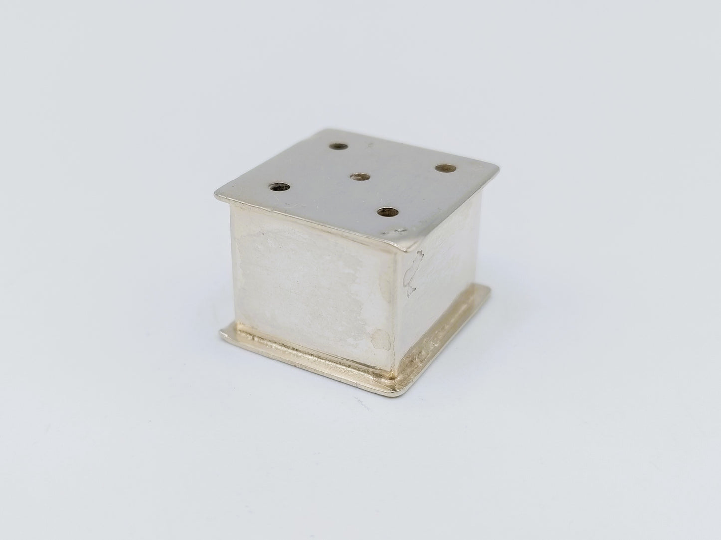 Silver miniature, foot stove with pan, J. van Straten, Hoorn, ca. 1920
