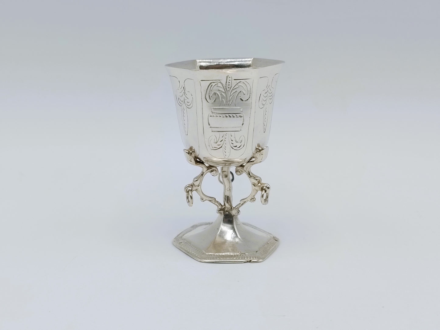 Zilveren miniatuur beker, J.S. Zwanenburg & Zn, Sneek, 19e eeuws