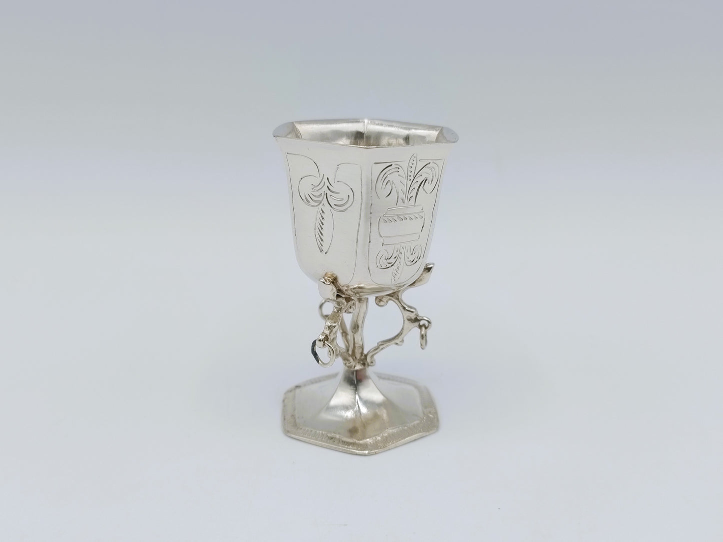 Zilveren miniatuur beker, J.S. Zwanenburg & Zn, Sneek, 19e eeuws